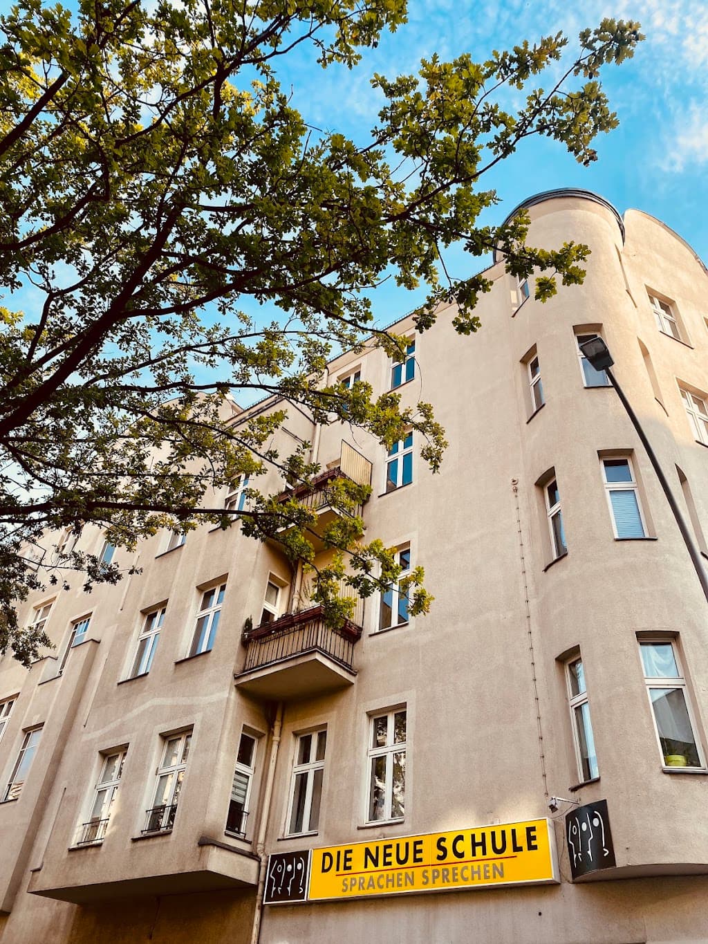DIE NEUE SCHULE - Sprachschule Berlin — 1